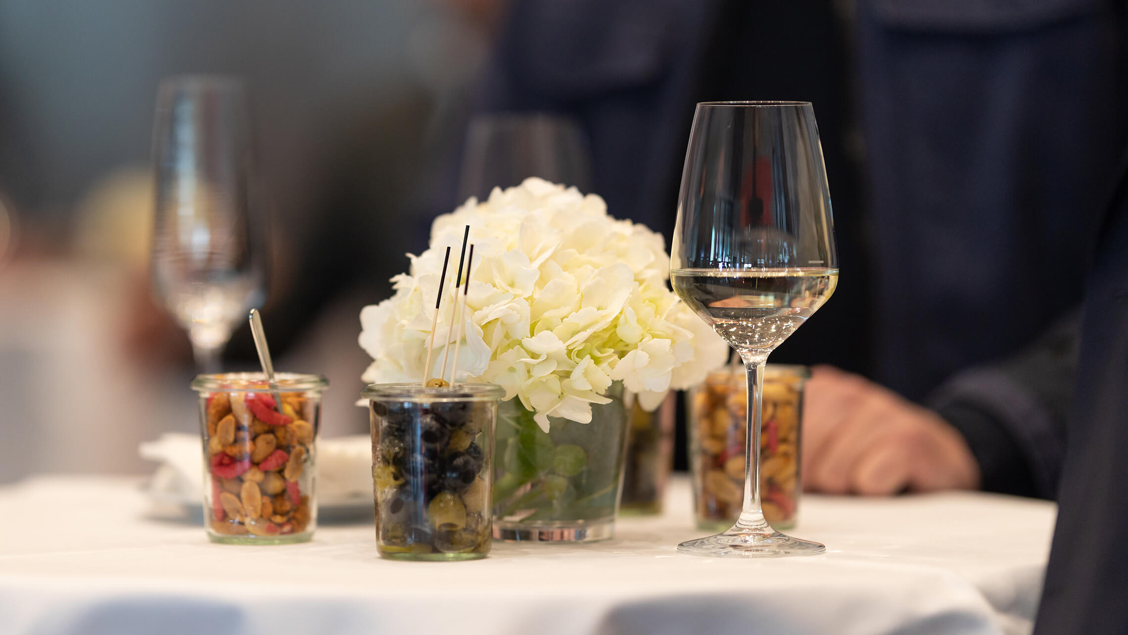 Mercedees AMG SL 12 2280X1283