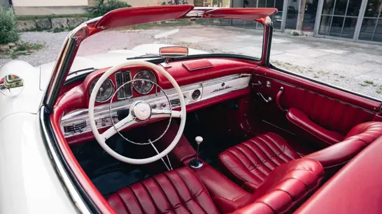 Bildgalerie 300SL Roadster 1957 Weiss Rot HK ENGINEERING Merbag Interieur 2280X1283px Bildgalerie 300SL Roadster 1957 Weiss Rot HK ENGINEERING Merbag Interieur 2280X1283px
