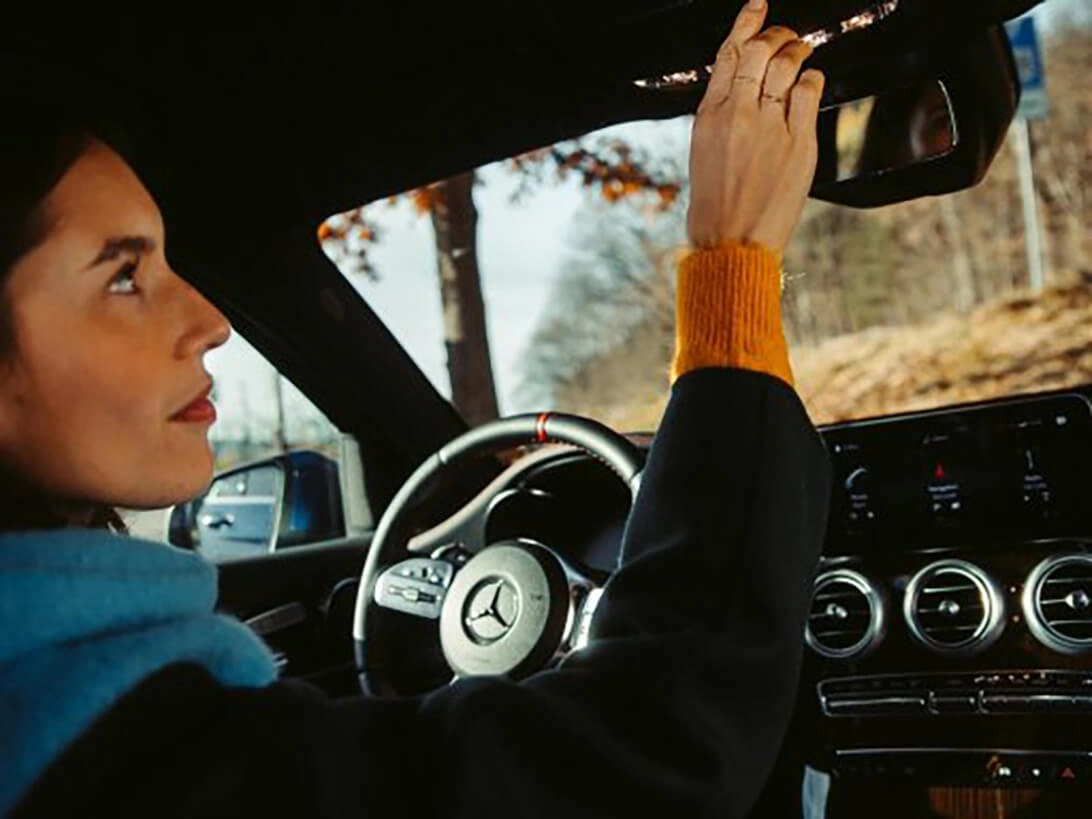 Mercedes parfume votre habitacle et vous évitera de devenir sourd en cas  d'accident - Guide Auto