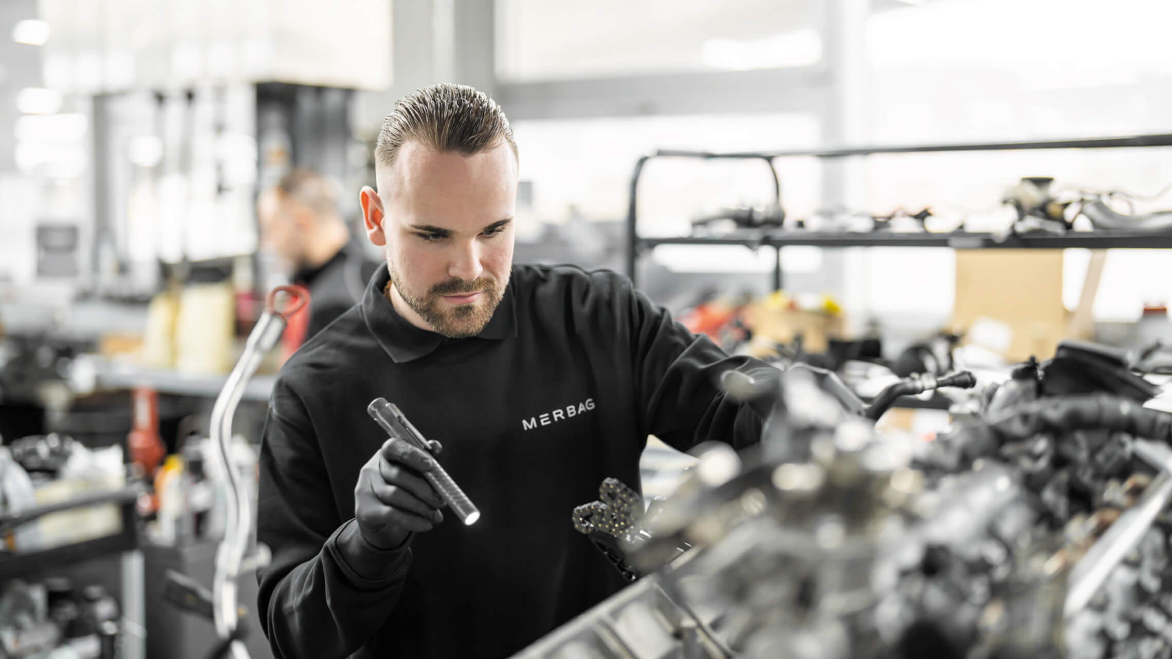 Automobil Mechatroniker 07 2280X1283