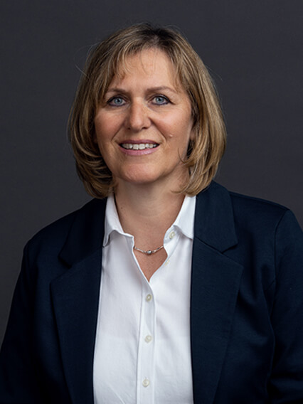 Merbag Ansprechpartner Schlieren Nutzfahrzeug Anita Cotti 426X568