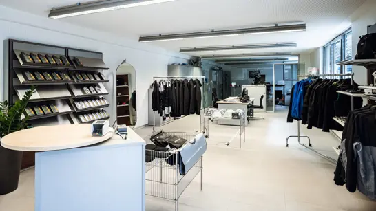 Bern Personenwagen Standort Showroom 09 2280X1283 Bern Personenwagen Standort Showroom 09 2280X1283