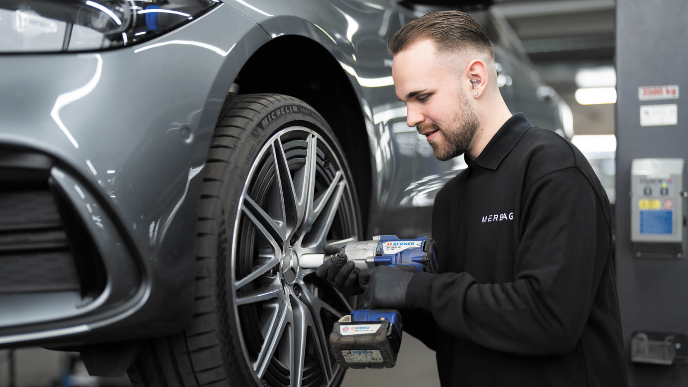 Automobil Mechatroniker 04 2280X1283