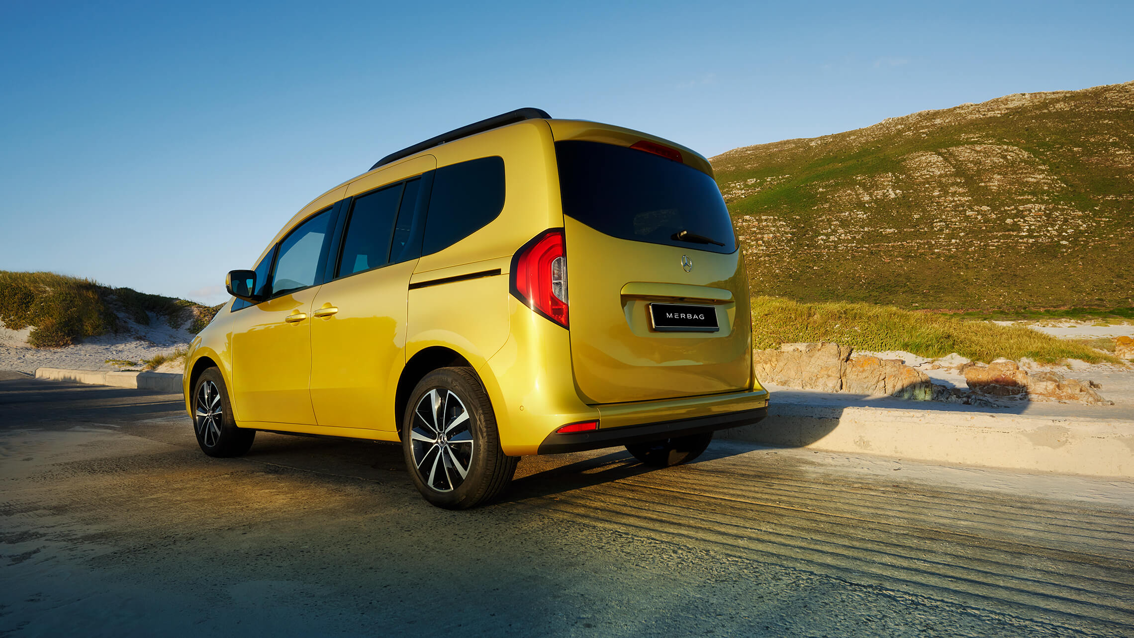 Mercedes T Klasse Heckklappe bis zu einem Winkel von ca. 90° öffnen - Merbag