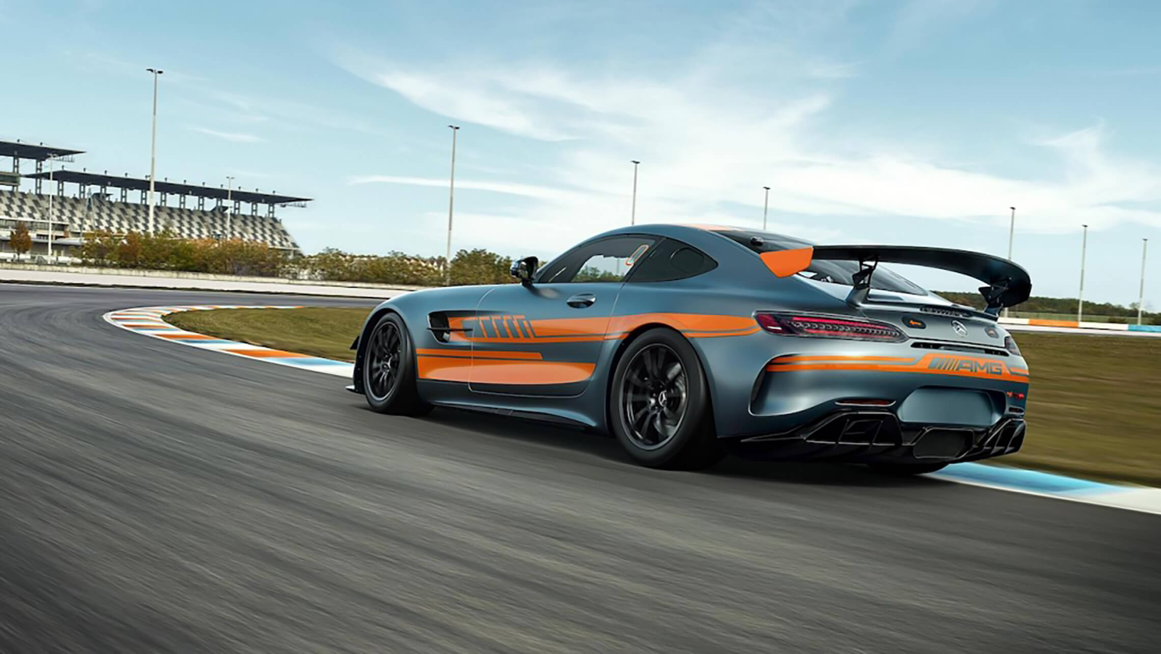 Mercedes AMG GT4 02