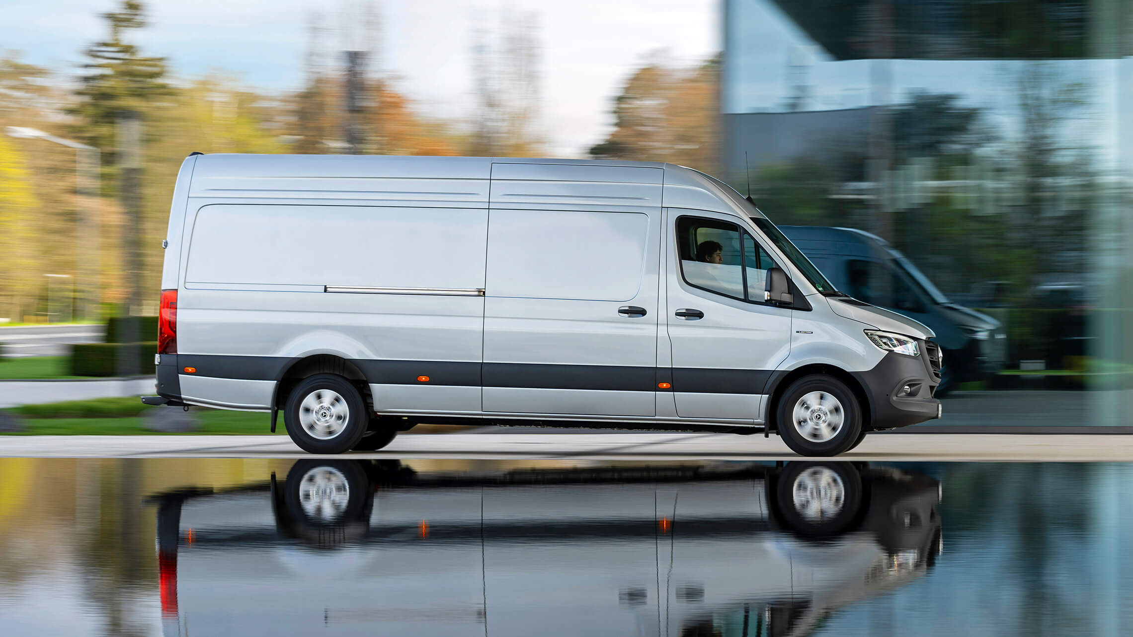 Midsize Large Vans 04 2280X1283