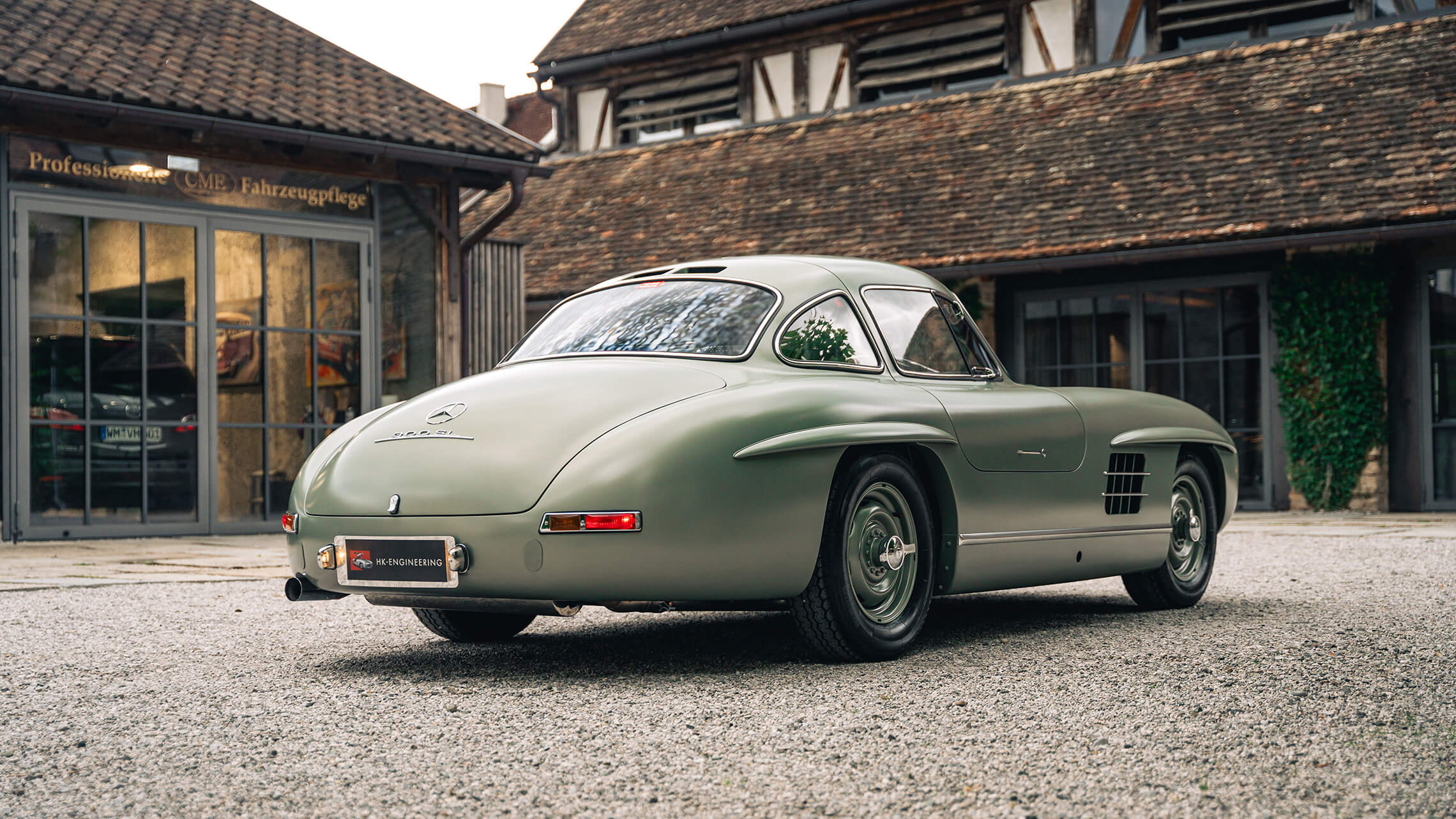 300 SL Roadster 12 2280X1283