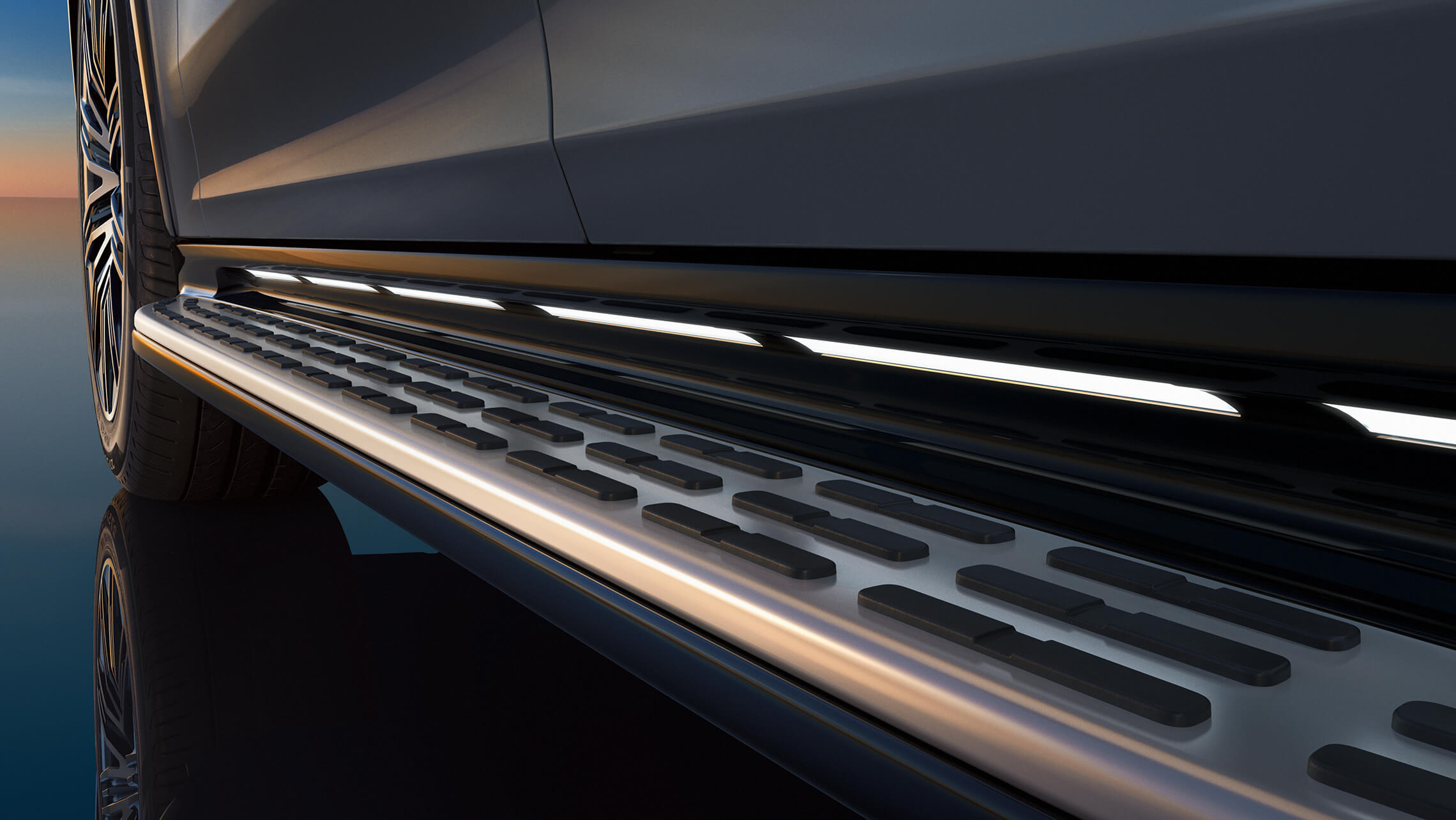 Mercedes-Benz EQS SUV beleuchtete Trittbretter bei Merbag erfahren