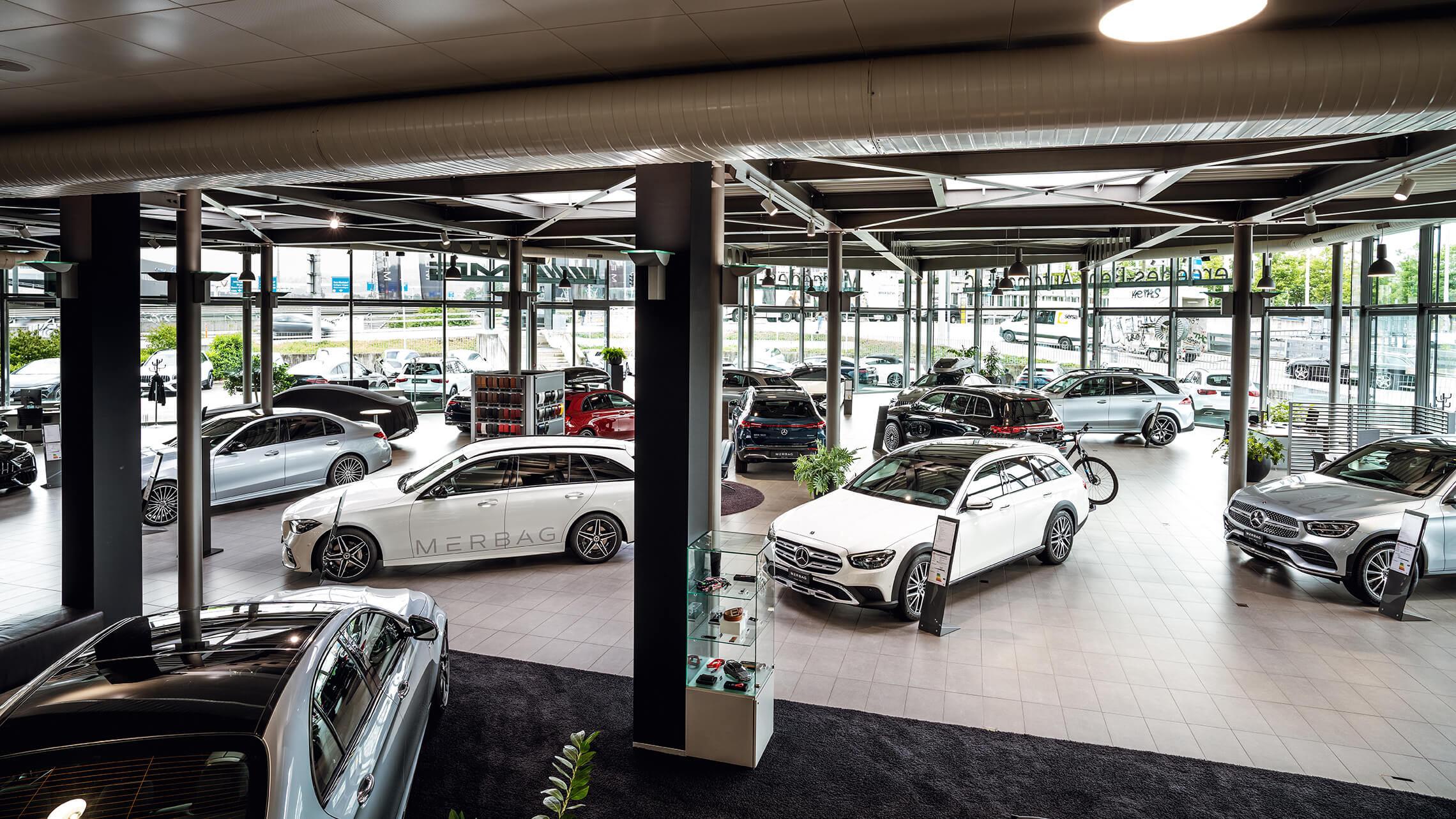 Bern Personenwagen Standort Showroom 05 2280X1283