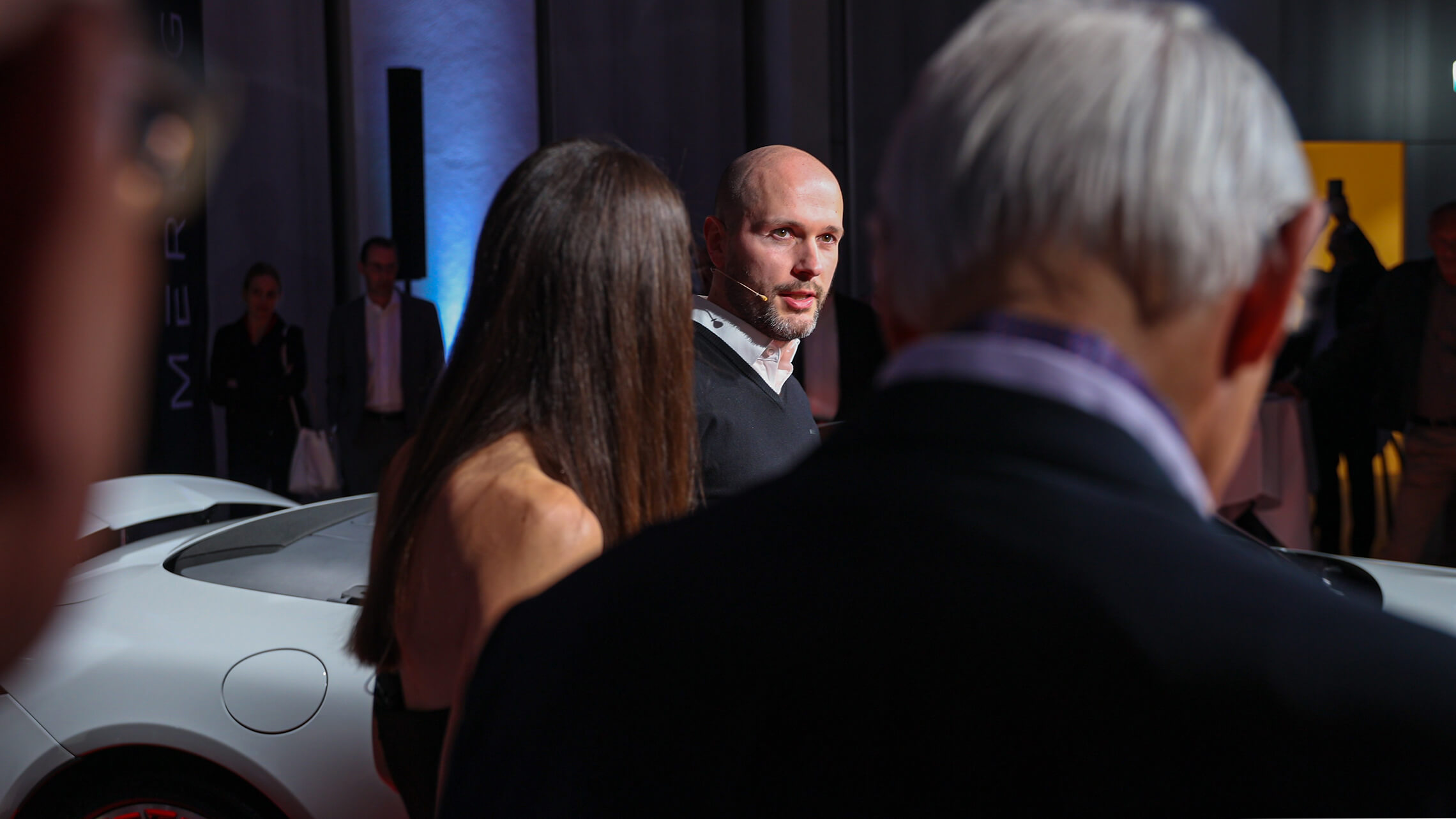 Mercedees AMG SL 27 2280X1283