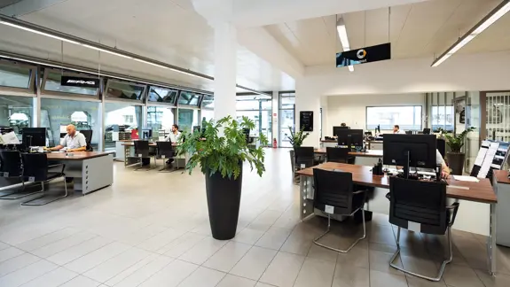 Bern Personenwagen Standort Showroom 04 2280X1283 Bern Personenwagen Standort Showroom 04 2280X1283