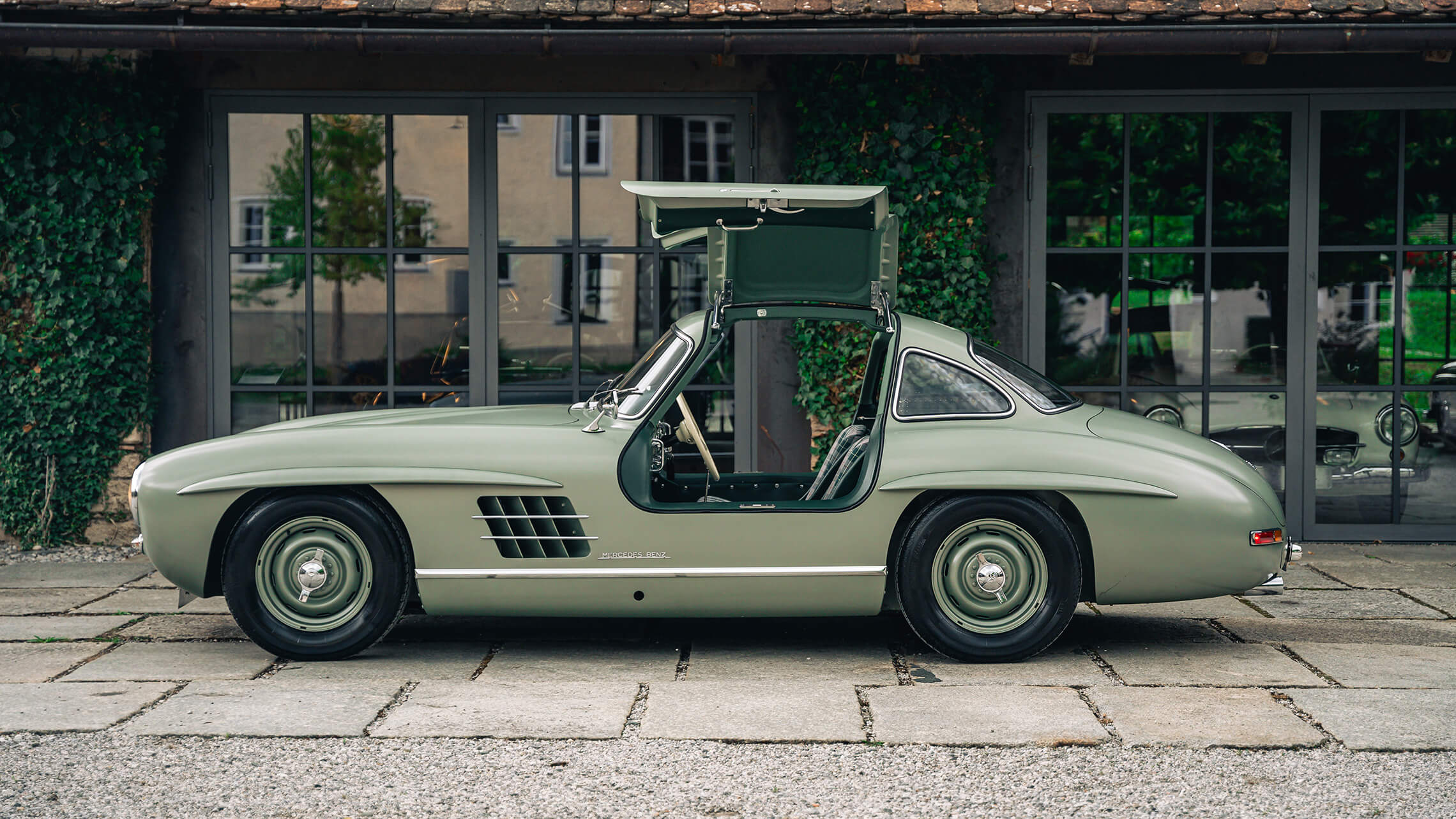 300 SL Roadster 13 2280X1283