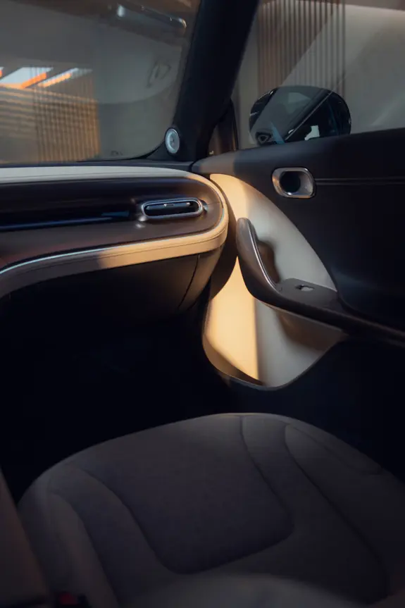 HX11 Premium Solar Silver Metallic Still 8K Portrait Market Entry Premium Quality Car Detail Cockpit 0005 2048X2048 HX11 Premium Solar Silver Metallic Still 8K Portrait Market Entry Premium Quality Car Detail Cockpit 0005 2048X2048