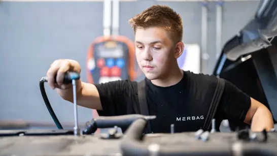 Automobil Mechatroniker NF 02 2280X1283 Automobil Mechatroniker NF 02 2280X1283