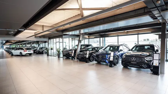 Bern Personenwagen Standort Showroom 07 2280X1283 Bern Personenwagen Standort Showroom 07 2280X1283