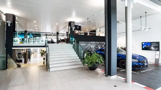 Bern Personenwagen Standort Showroom 01 2280X1283 Bern Personenwagen Standort Showroom 01 2280X1283