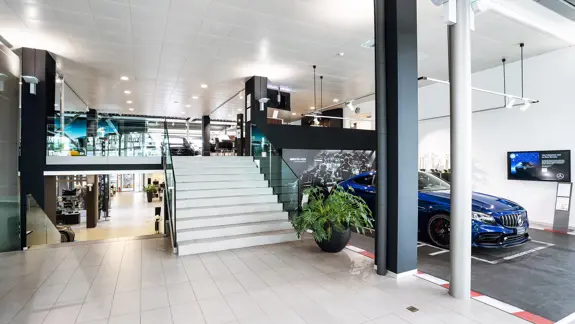 Bern Personenwagen Standort Showroom 01 2280X1283 Bern Personenwagen Standort Showroom 01 2280X1283