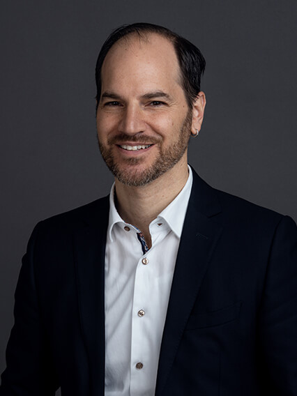 Merbag Ansprechpartner Zuerich-Seefeld Giovanni De Petro 426X568