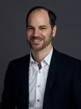 Merbag Ansprechpartner Zuerich-Seefeld Giovanni De Petro 426X568 Merbag Ansprechpartner Zuerich-Seefeld Giovanni De Petro 426X568