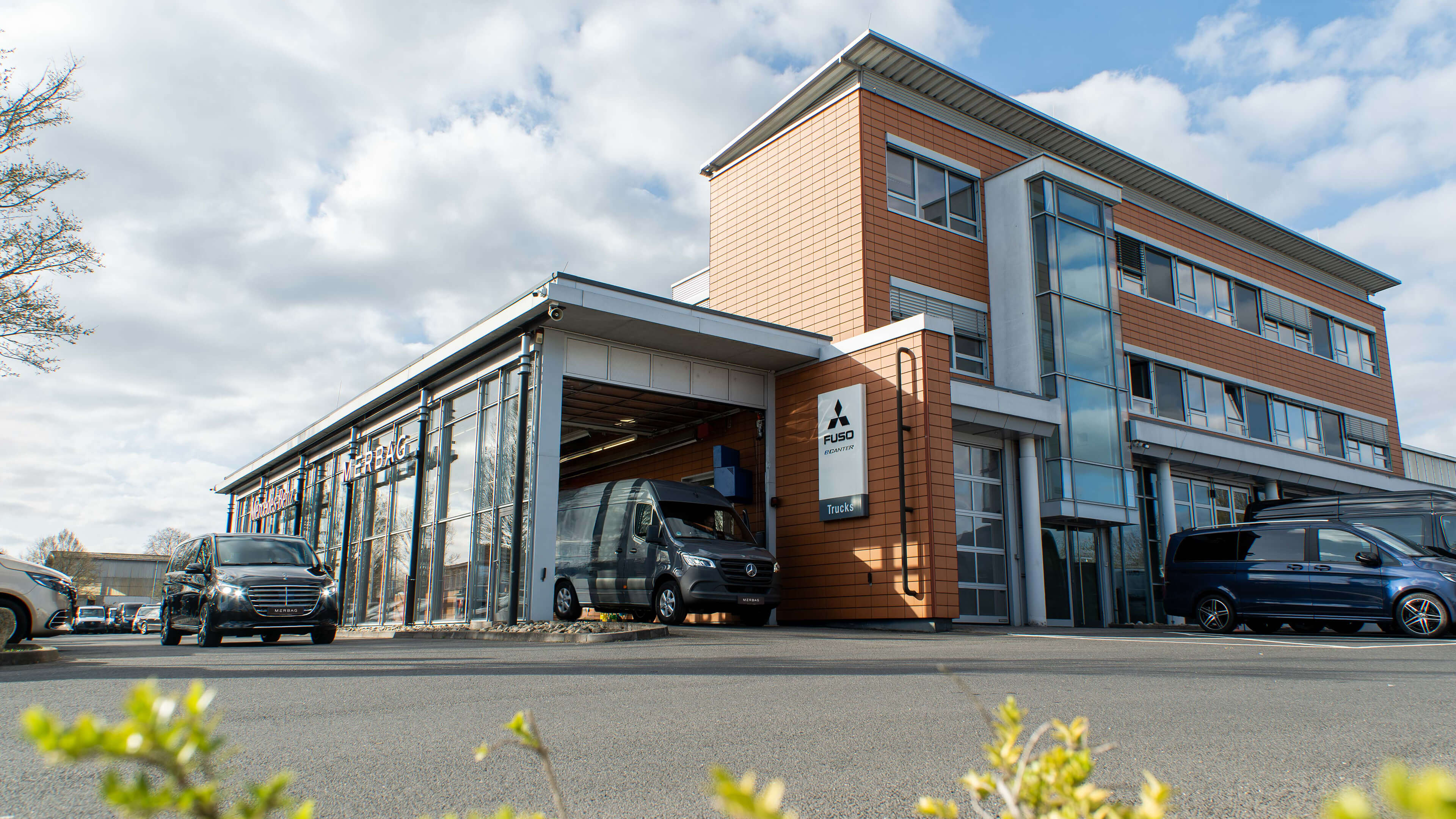 Deutschland Wiesbaden Schierstein Nutzfahrzeuge