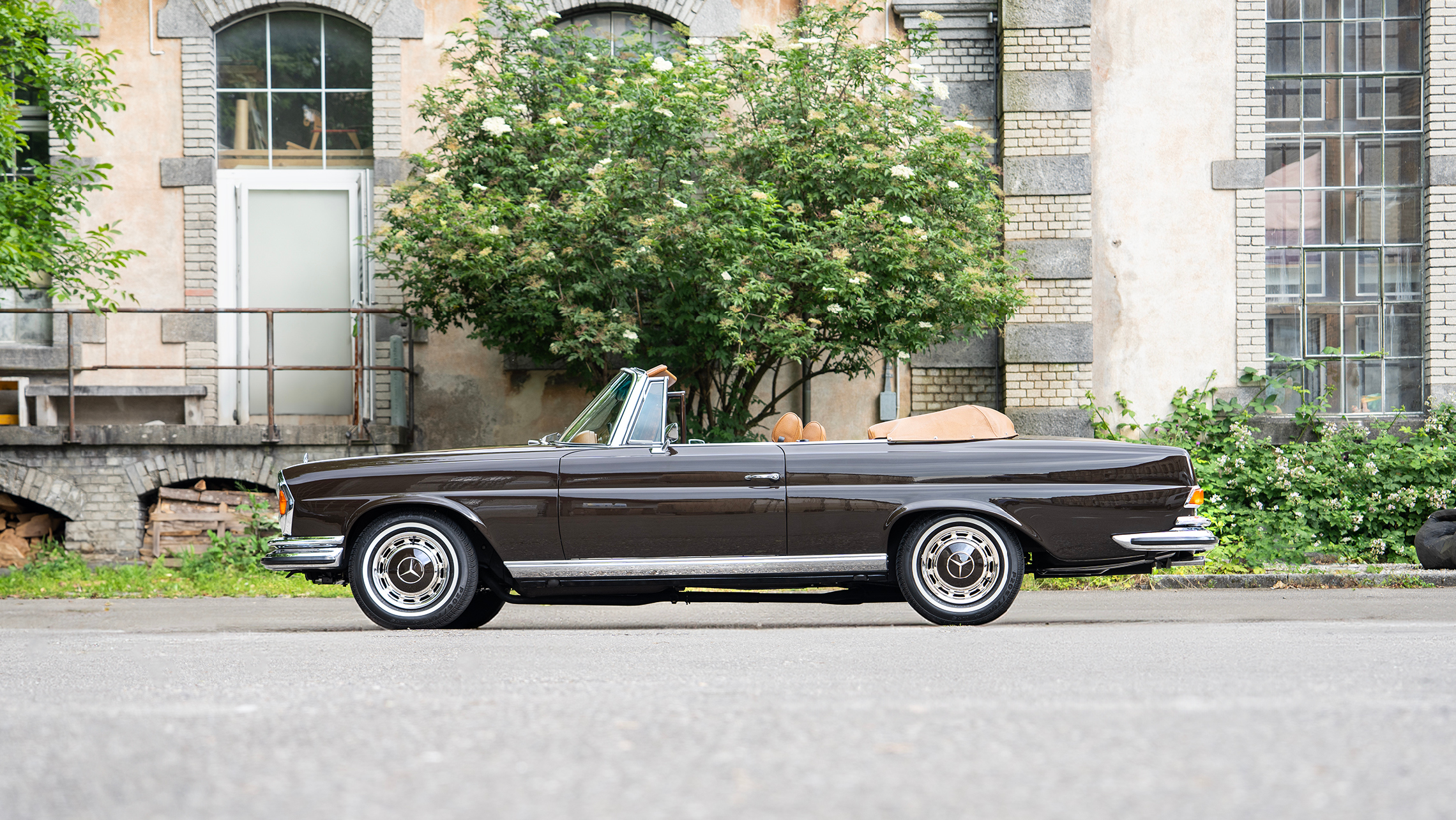 Bildergalerie MB 280 SE 3.5 Cabriolet Seite Offen 2280X1293px (1)