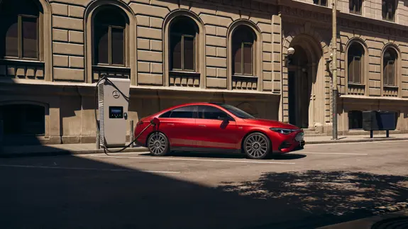 Mercedes-Benz CLA Coupe EQ Technologie 01 - Merbag Mercedes-Benz CLA Coupe EQ Technologie 01 - Merbag