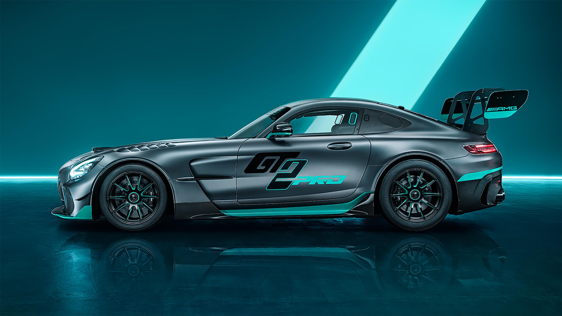 Mercedes AMG GT2 PRO 05 2280X1283