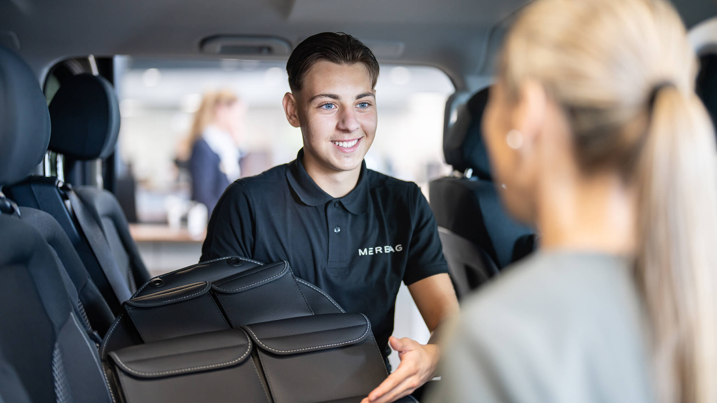 Detailhandelsfachmann Frau 05 2280X1283