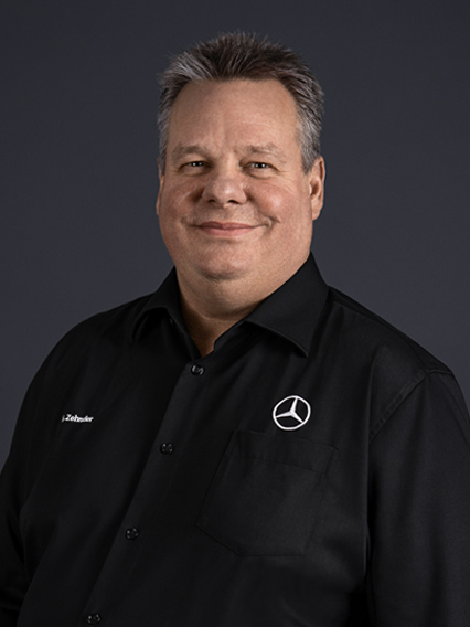 Merbag Ansprechpartner Zollikon Simon Zehnder 426X568