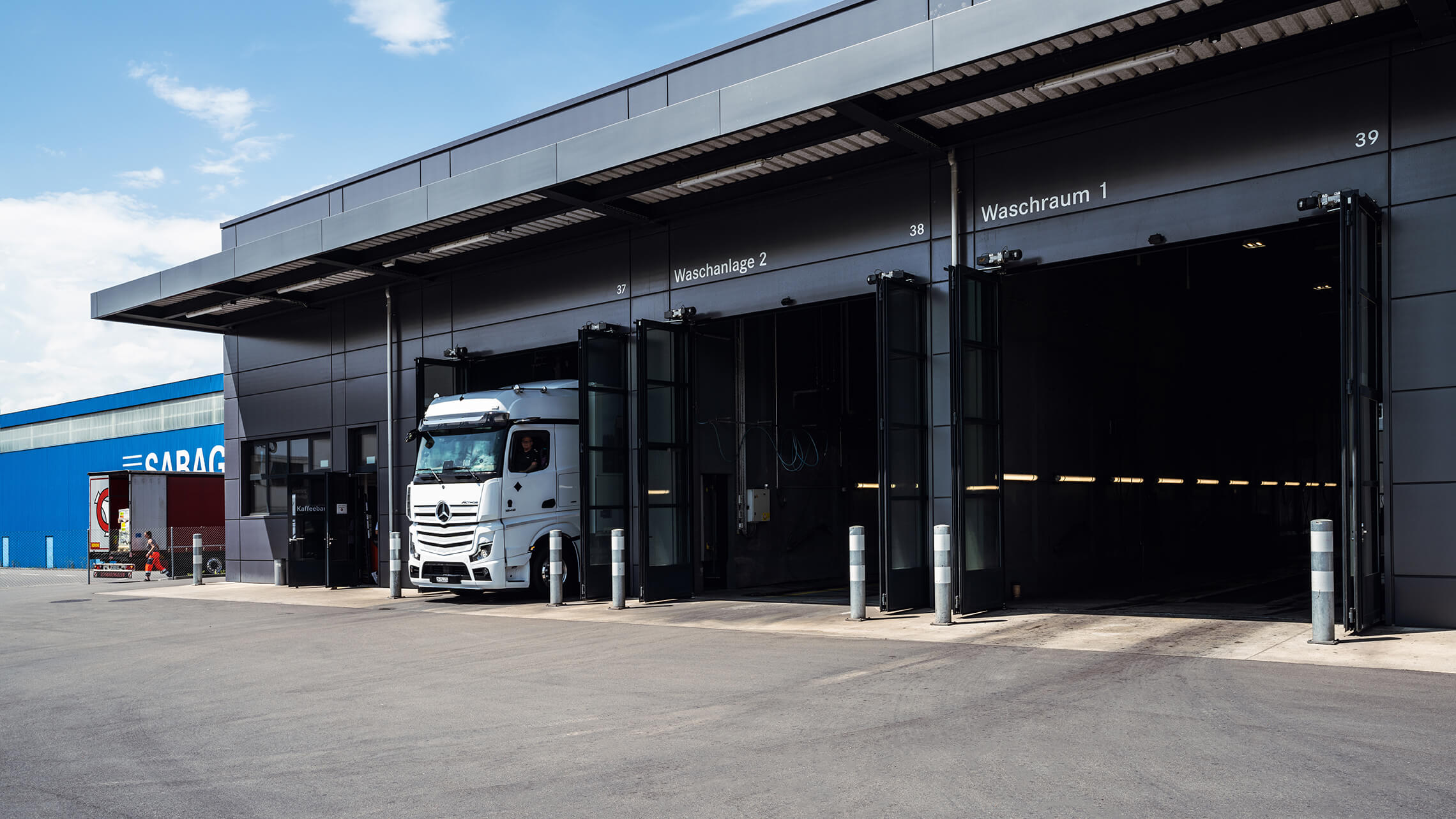 Schlieren Nutzfahrzeuge Standort Aussenansicht 02 2280X1283