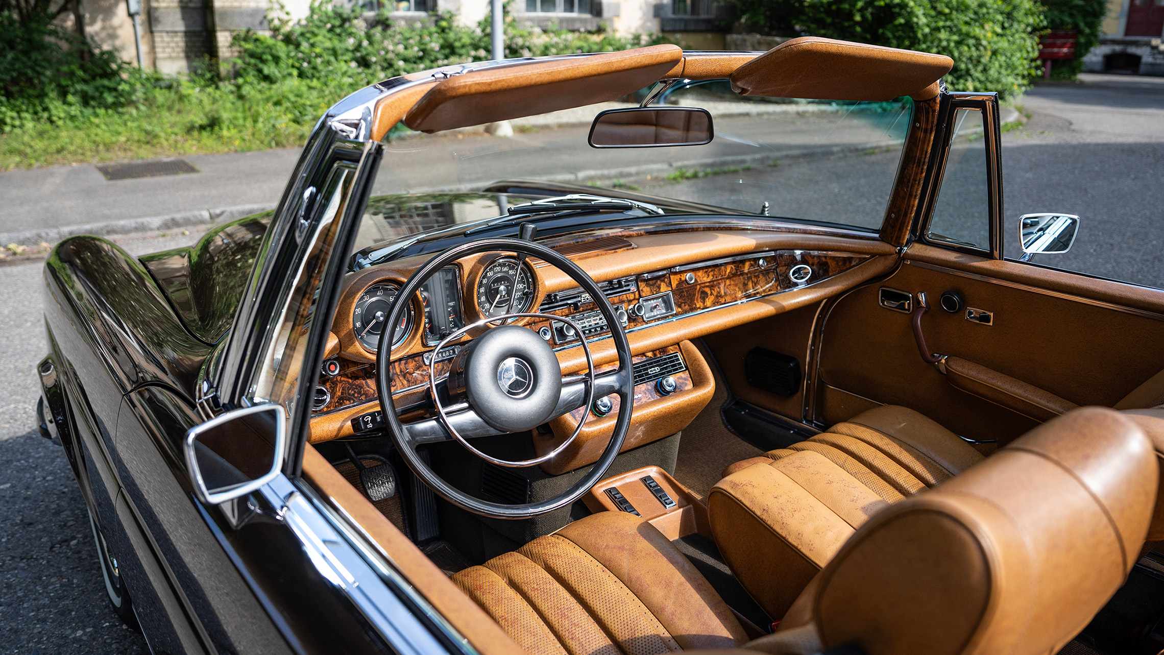 Bildergalerie MB 280 SE 3.5 Cabriolet Interieur 2280X1293px