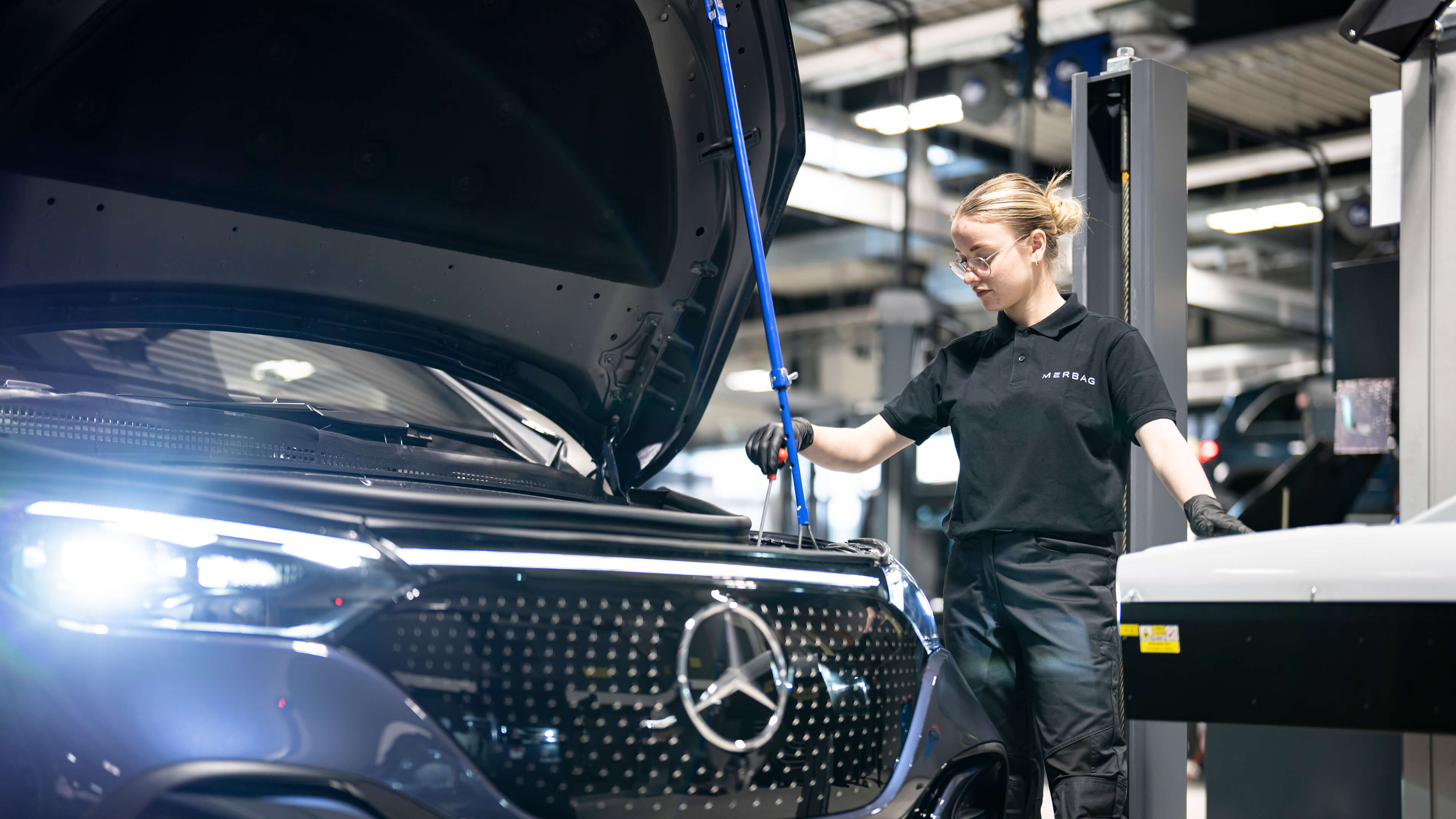 Automobil Fachmann Frau PW 3840X2160