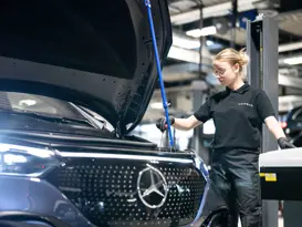 Automobil-Fachmann/-frau EFZ Fachrichtung Personenwagen Automobil Fachmann Frau PW 3840X2160