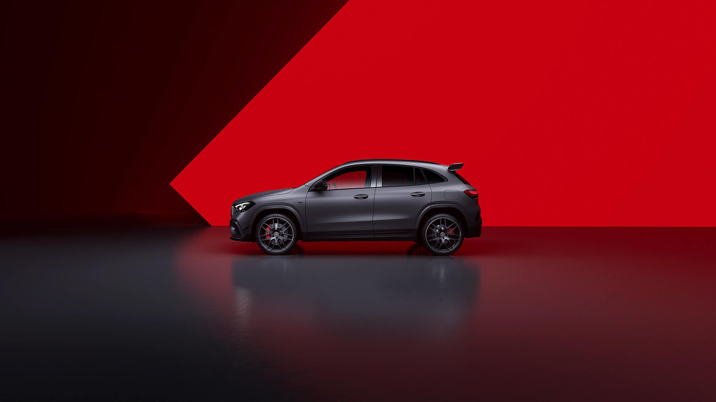 Mercedes AMG GLA 45 S 4MATIC+ Seitenansicht - Merbag