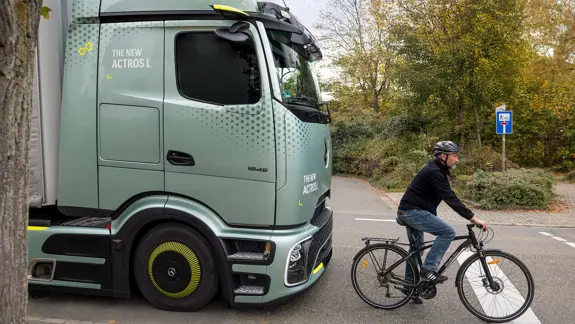 Intelligente Assistenzsyteme 02 2210 1283 Intelligente Assistenzsyteme 02 2210 1283