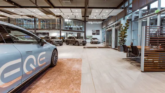 Lugano Pazzallo Standort Showroom 02 2280X1283 Lugano Pazzallo Standort Showroom 02 2280X1283