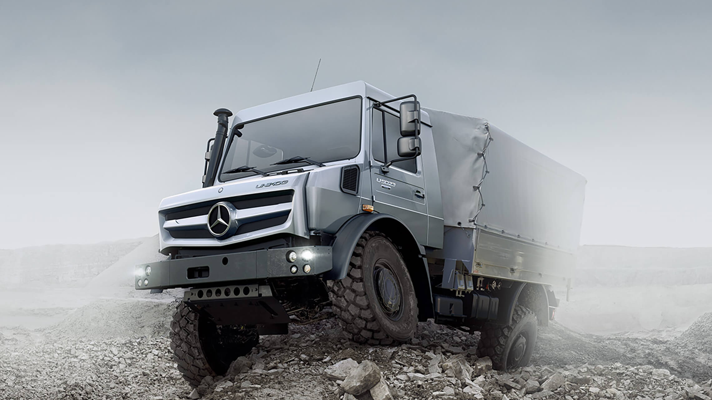 Mercedes Hochgelaendegaengiger Unimog 05