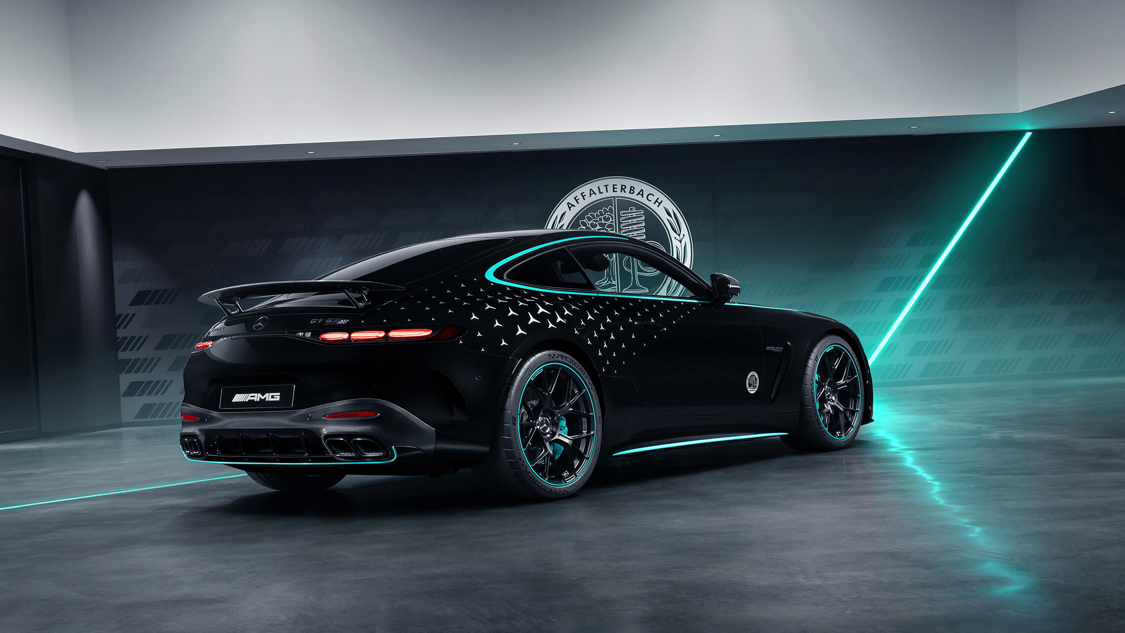 AMG GT 63 PRO 4MATIC+ 08 2280X1283