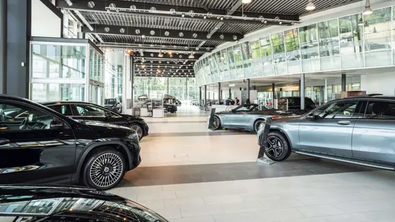 Granges Paccot Personenwagen Standort Showroom 01 2280X1283 Granges Paccot Personenwagen Standort Showroom 01 2280X1283