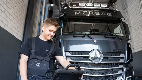 Automobil Mechatroniker NF 05 2280X1283 Automobil Mechatroniker NF 05 2280X1283