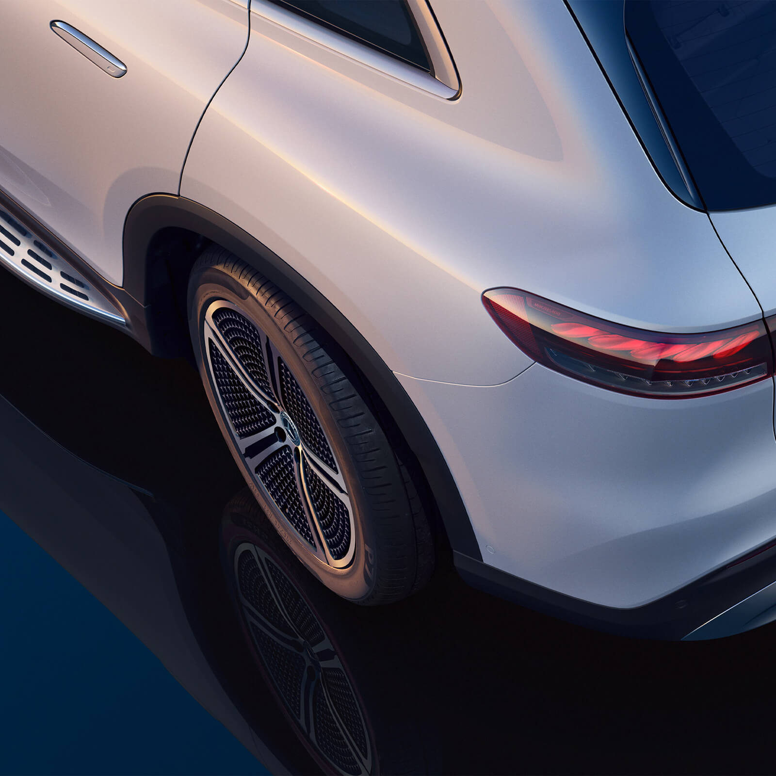 Mercedes Benz EQS SUV Mitlenkende Hinterraeder Mit Lenkwinkelanpassung