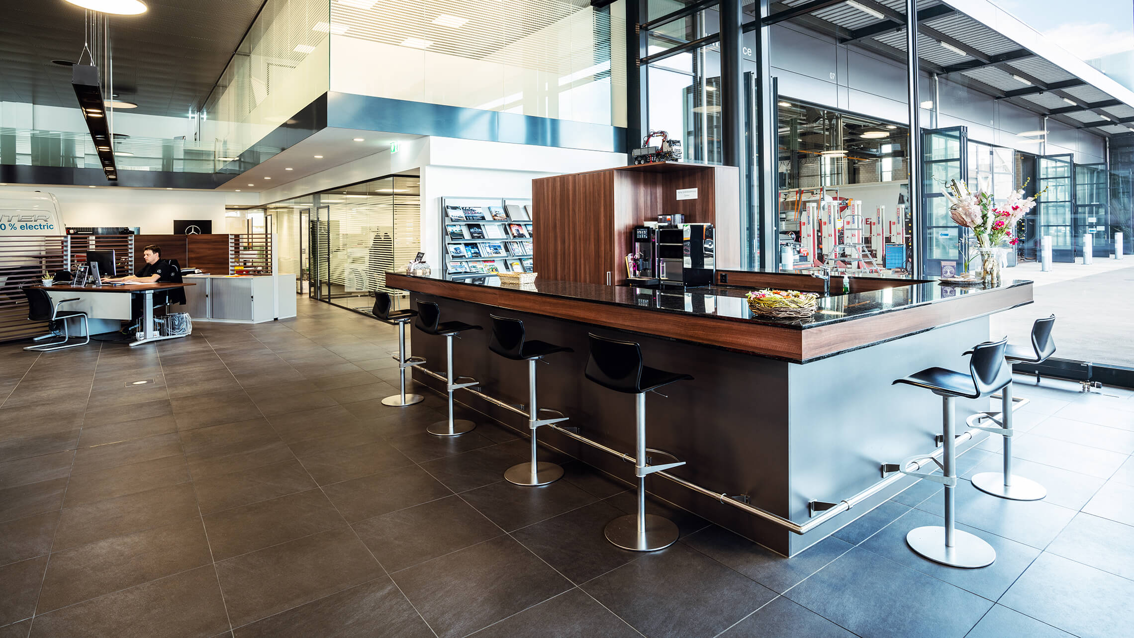 Schlieren Nutzfahrzeuge Standort Showroom 03 2280X1283